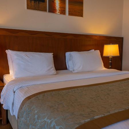 Jiyeh Marina Resort Hotel & Chalets 지예 외부 사진