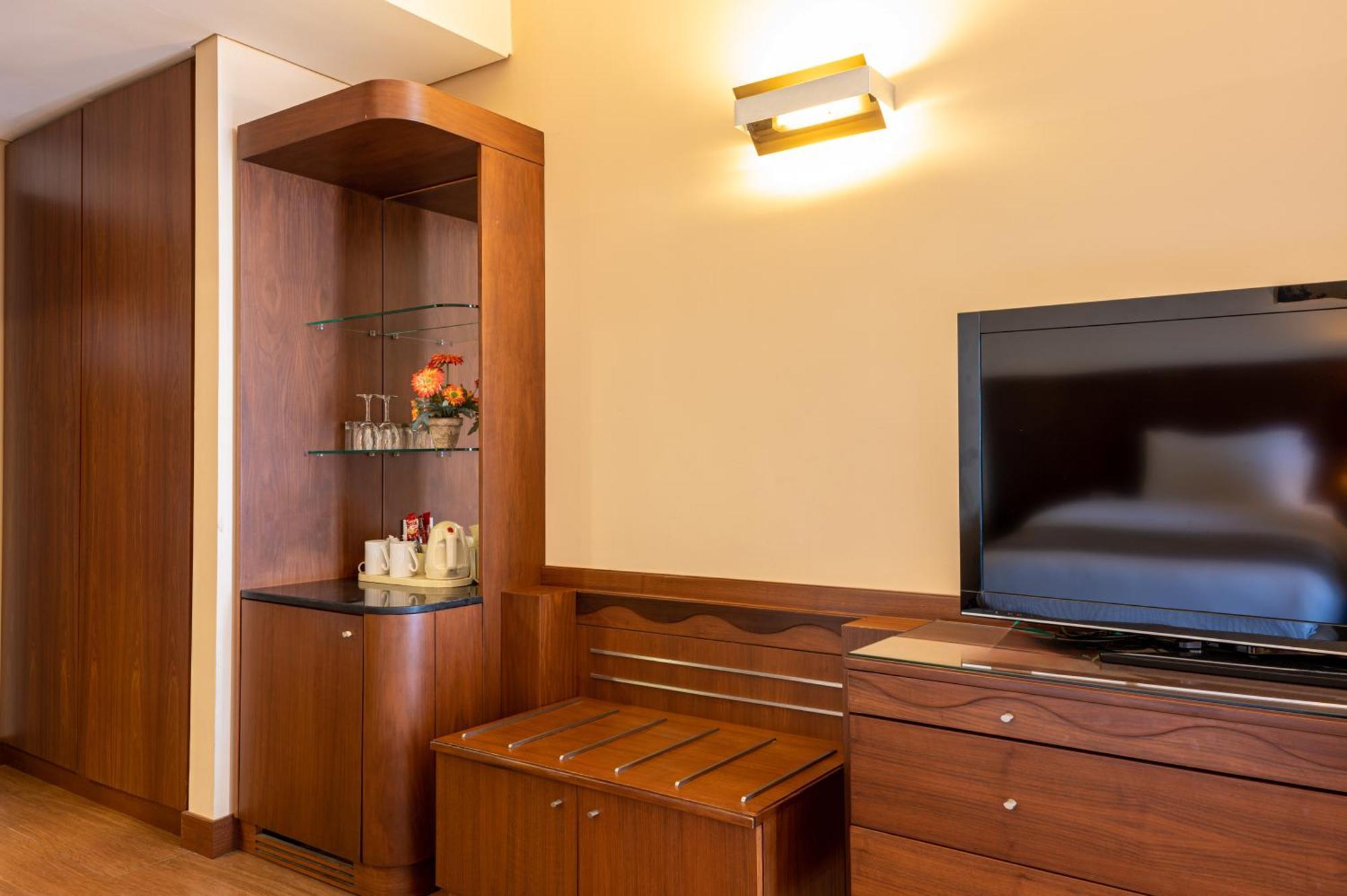 Jiyeh Marina Resort Hotel & Chalets 지예 외부 사진
