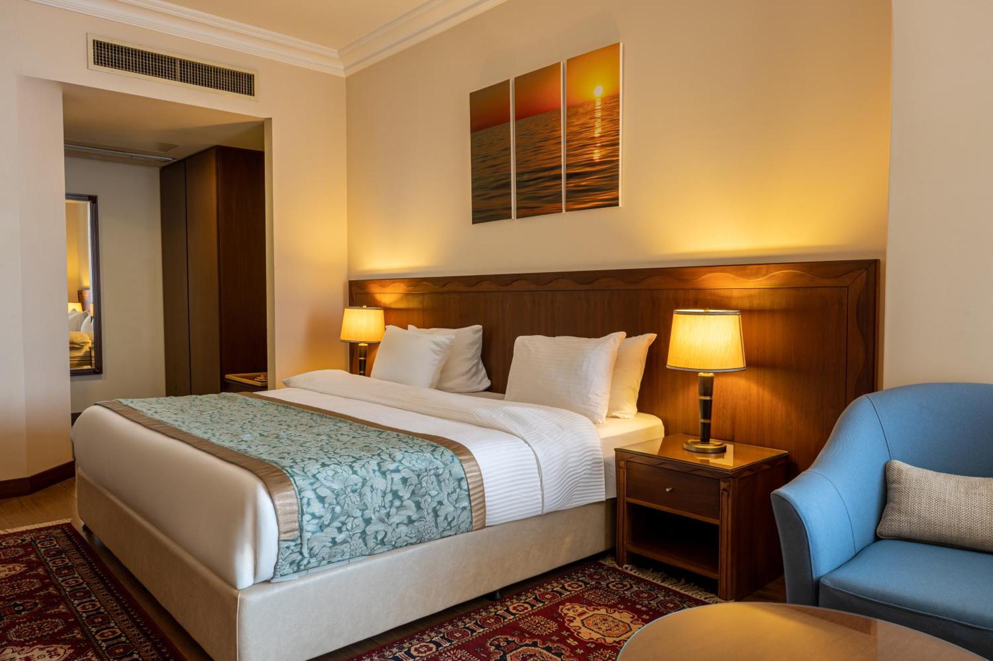 Jiyeh Marina Resort Hotel & Chalets 지예 외부 사진