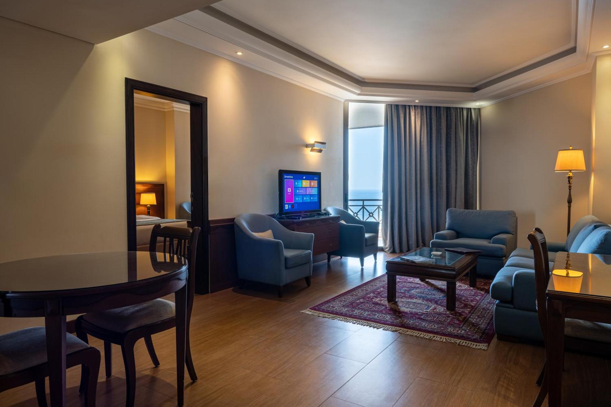 Jiyeh Marina Resort Hotel & Chalets 지예 외부 사진